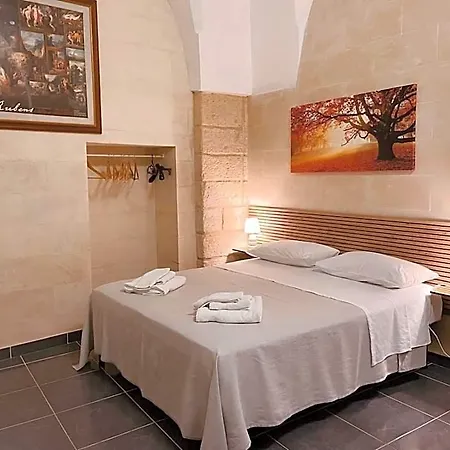 Dimore Della Corte Affittacamere Lecce